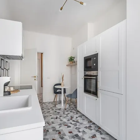 Easylife - Attico Di Stile E Comfort A P Venezia * Milan
